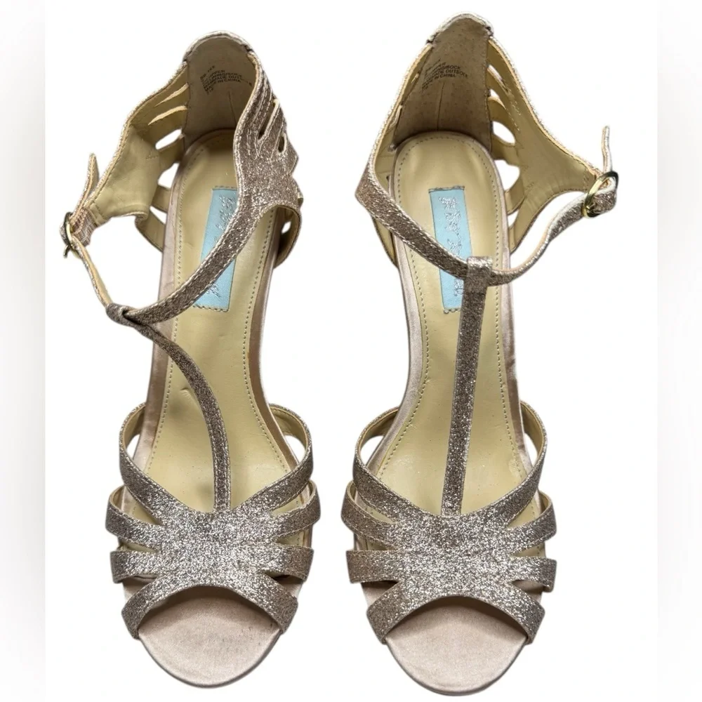 Betsey Johnson Tee Gold Glitter T-Strap High Heel Shoes Size 8 - Picture 2 of 14